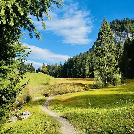 Mia Luise 努齐德斯